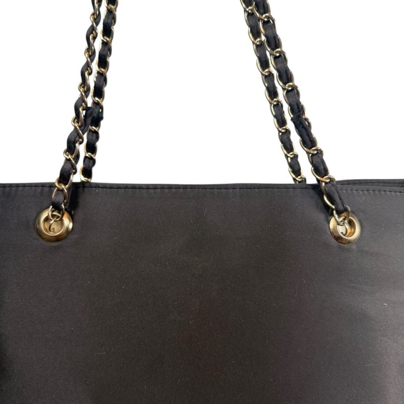 DSW Elegant Black Tote with Gold Details (B5) - Picture 5 of 16